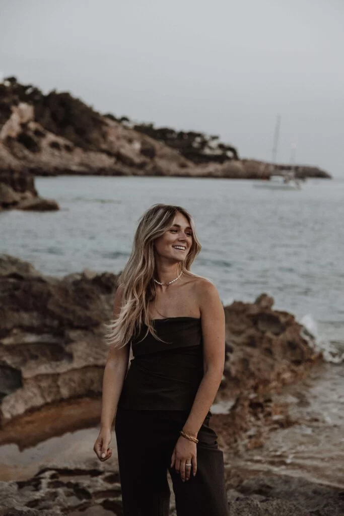 Ibiza fotograaf op de foto tijdens een shoot