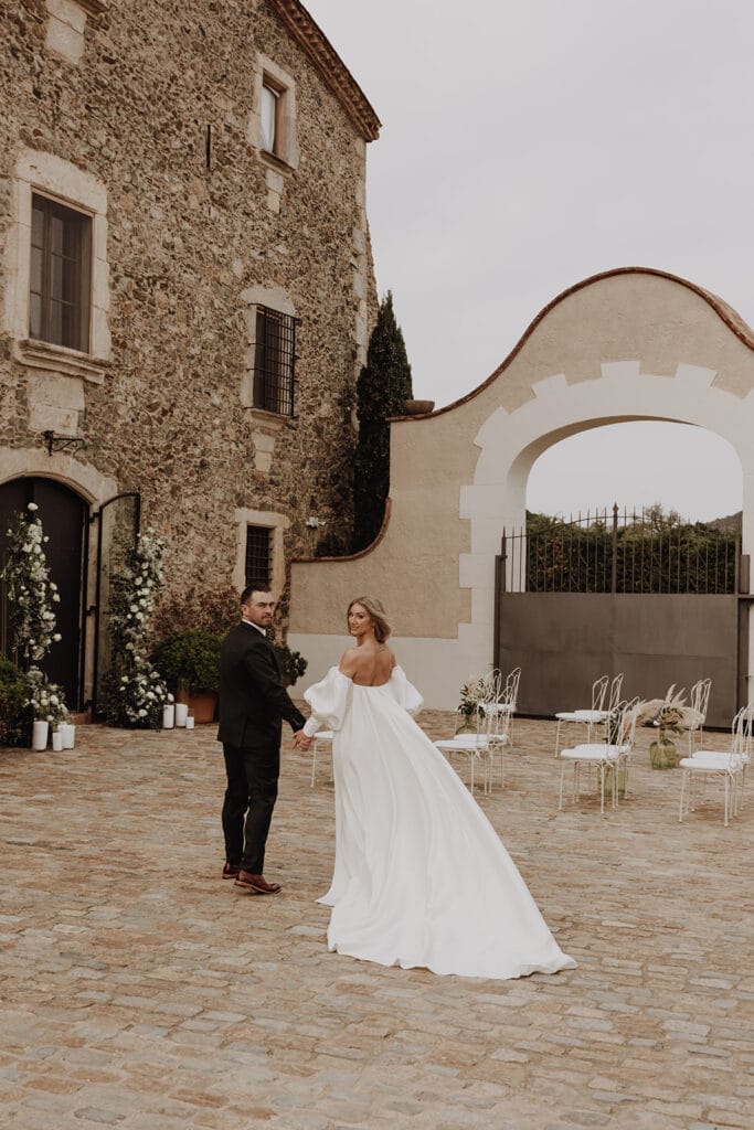 couple outdoor shoot at Mas Torroella